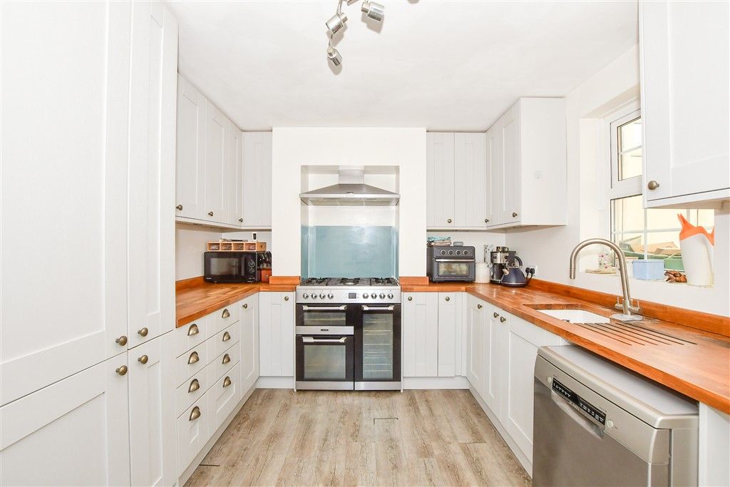 Property photo 2 of 15 Kitchen