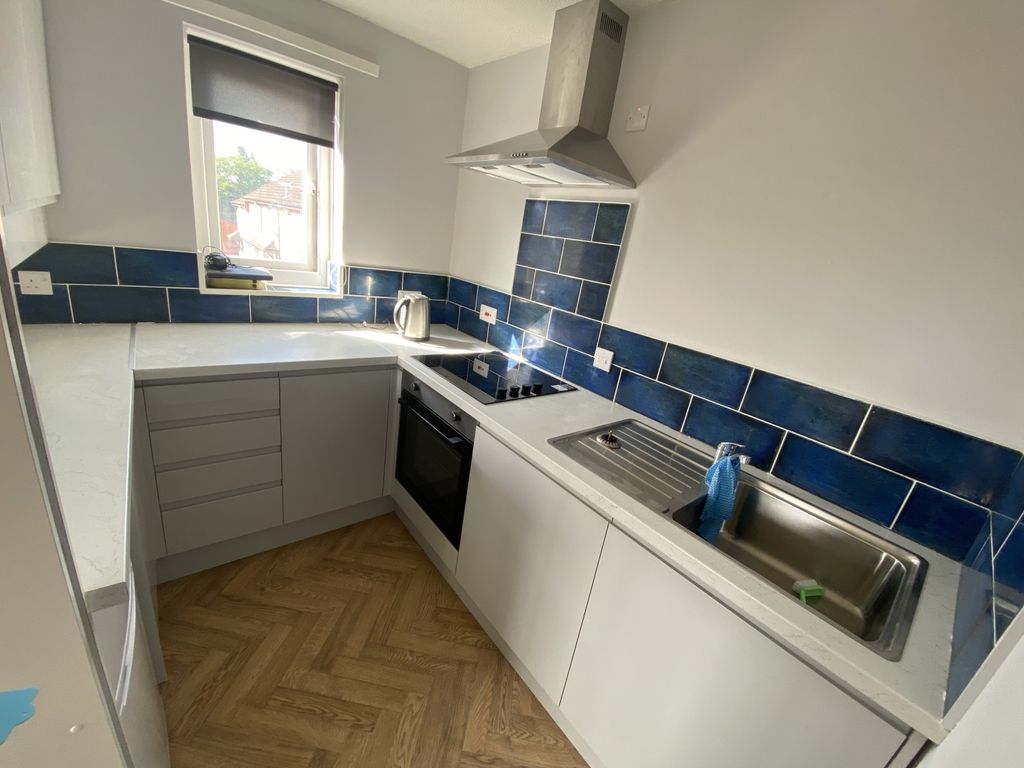 Property photo 1 of 5 Kitchen