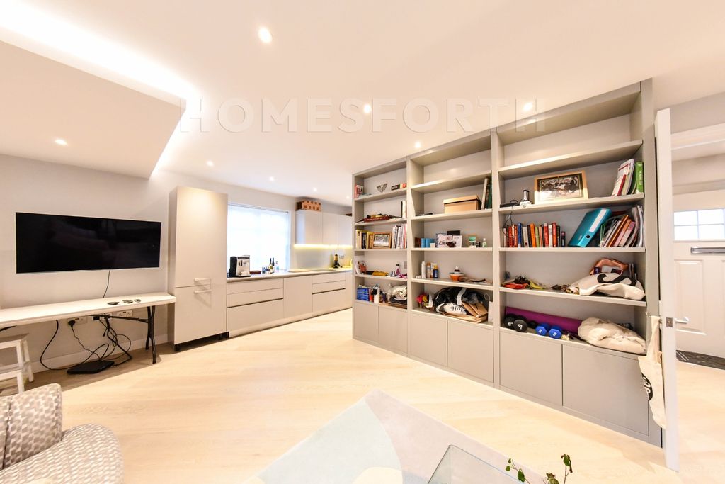 Property photo 3 of 30 Photo 3