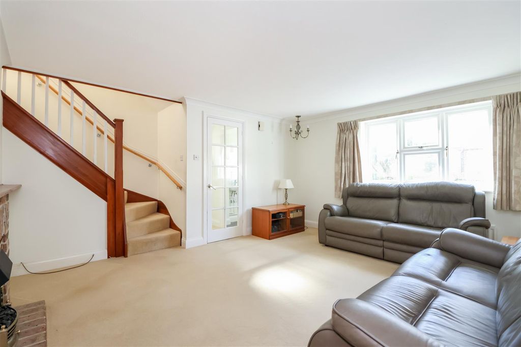 Property photo 3 of 26