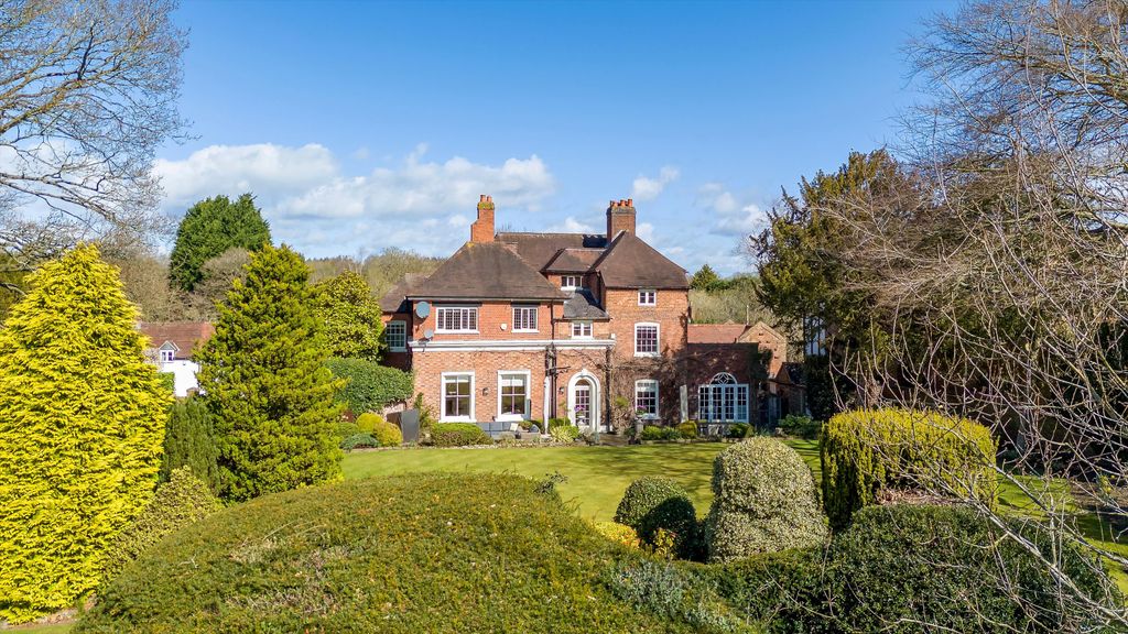 Property photo 1 of 19 The Red House