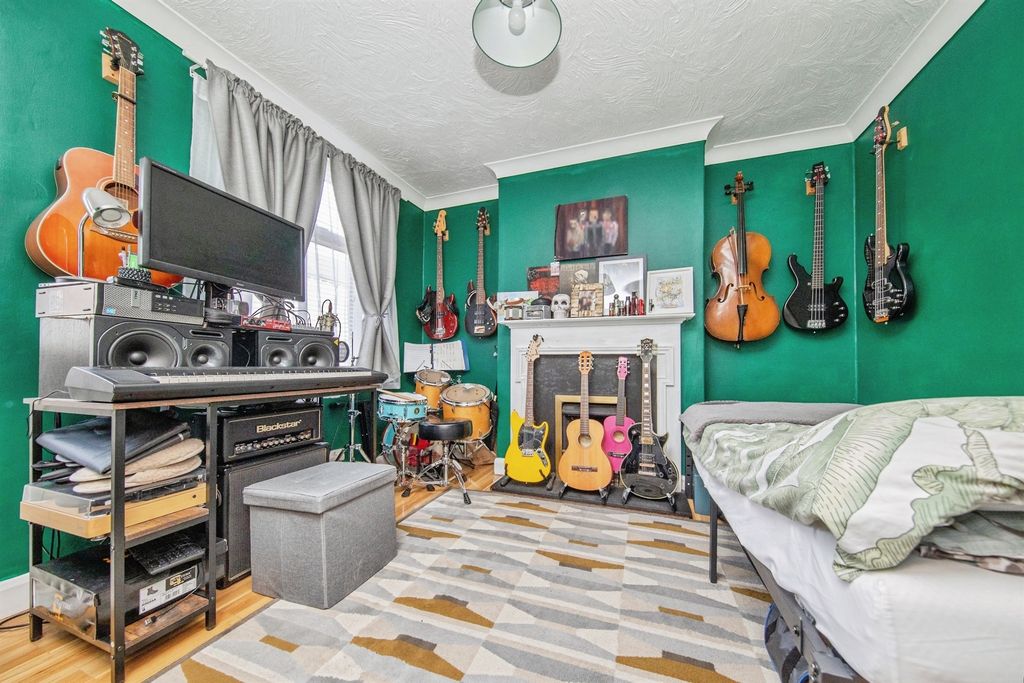 Property photo 3 of 14