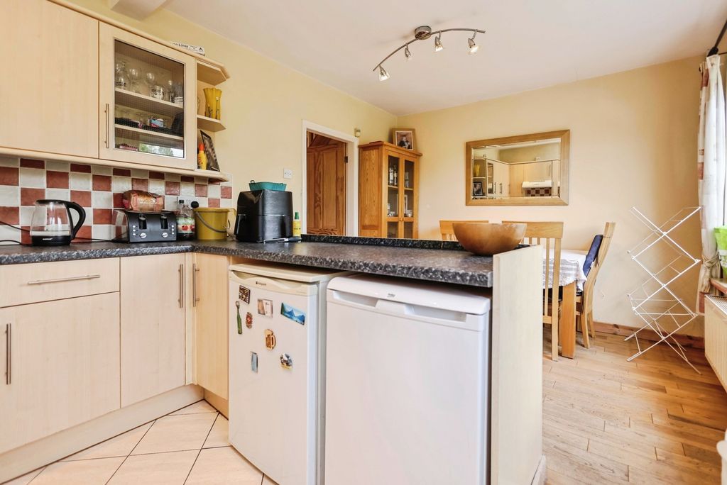 Property photo 3 of 17 Pbox-Img.Jpg