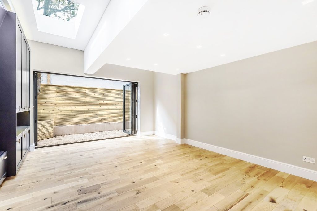 Property photo 3 of 16 469990 (2)