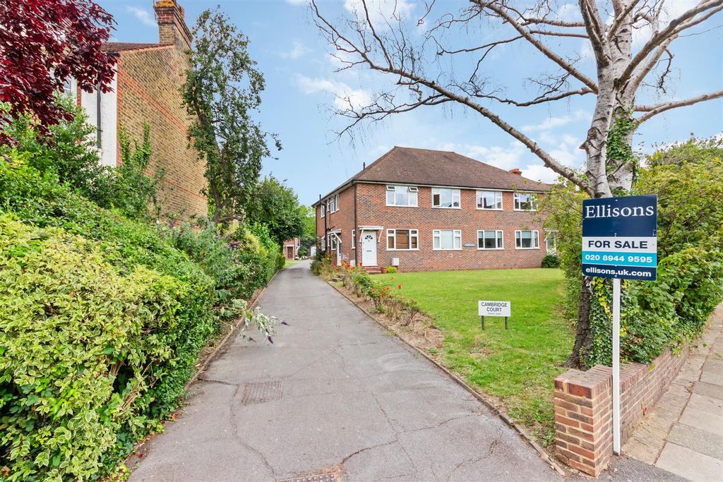 Property photo 1 of 10 External