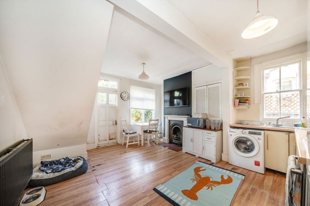 Property photo 2 of 7