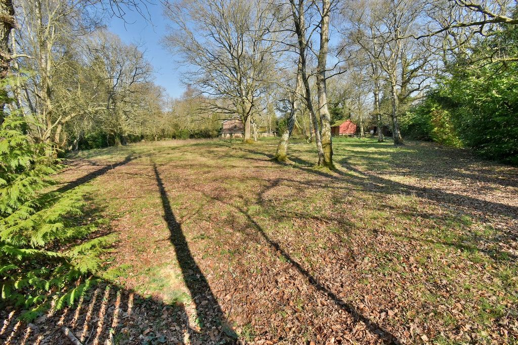 Property photo 2 of 42