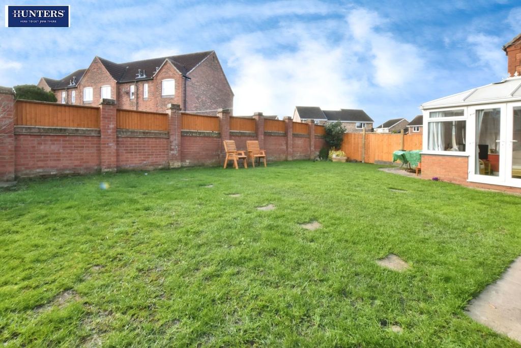Property photo 2 of 25