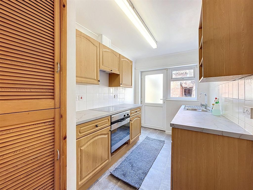 Property photo 2 of 14 Kitchen