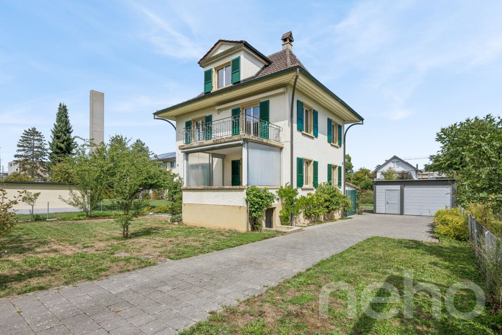 Property photo 3 of 12