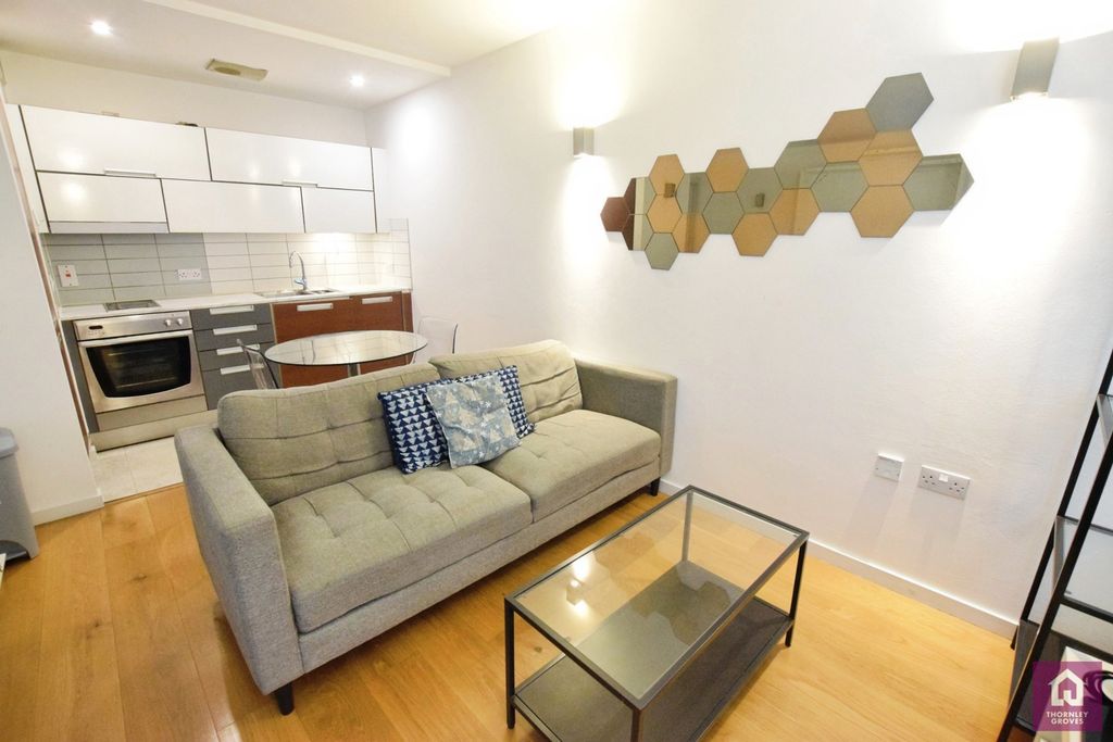 Property photo 1 of 18 Pbox-Img.Jpg
