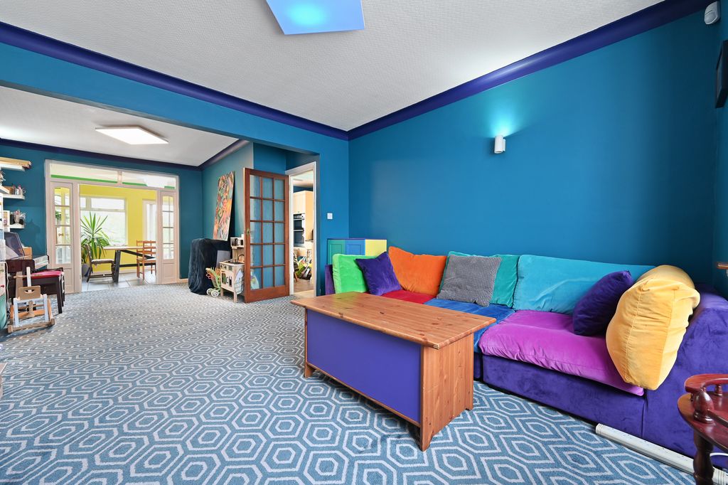 Property photo 3 of 14 11