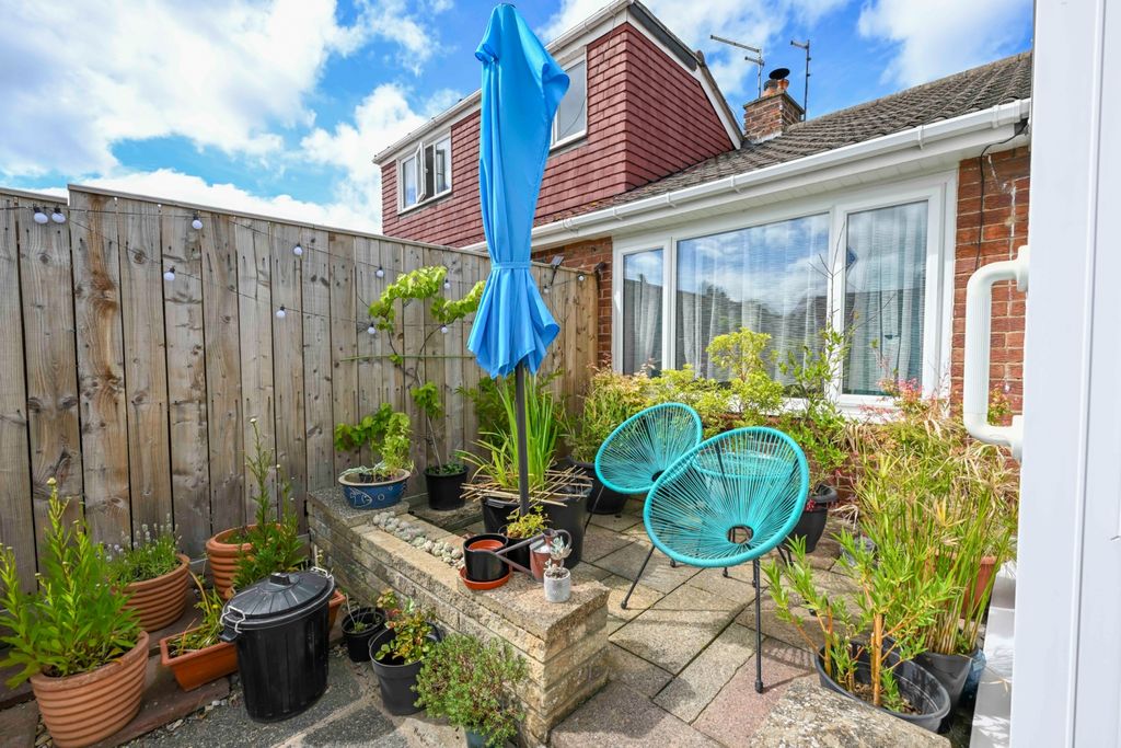 Property photo 1 of 18 Castle Road Ewemove Redcar-1