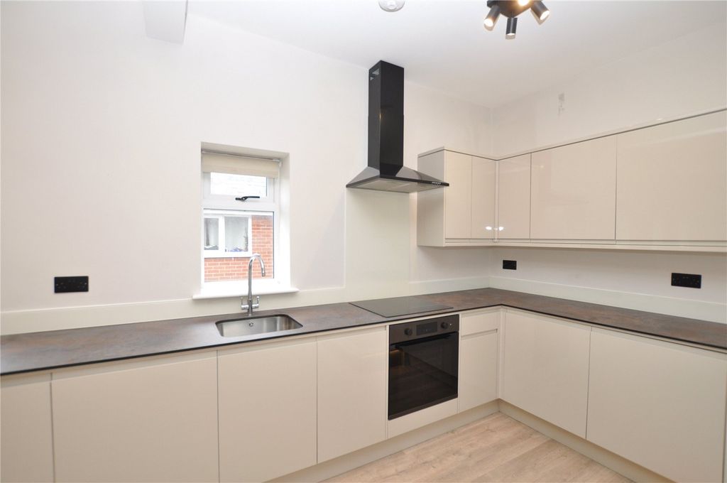 Property photo 2 of 7 Picture No. 01