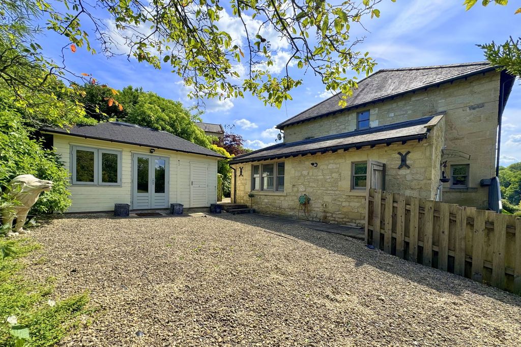 Property photo 1 of 22