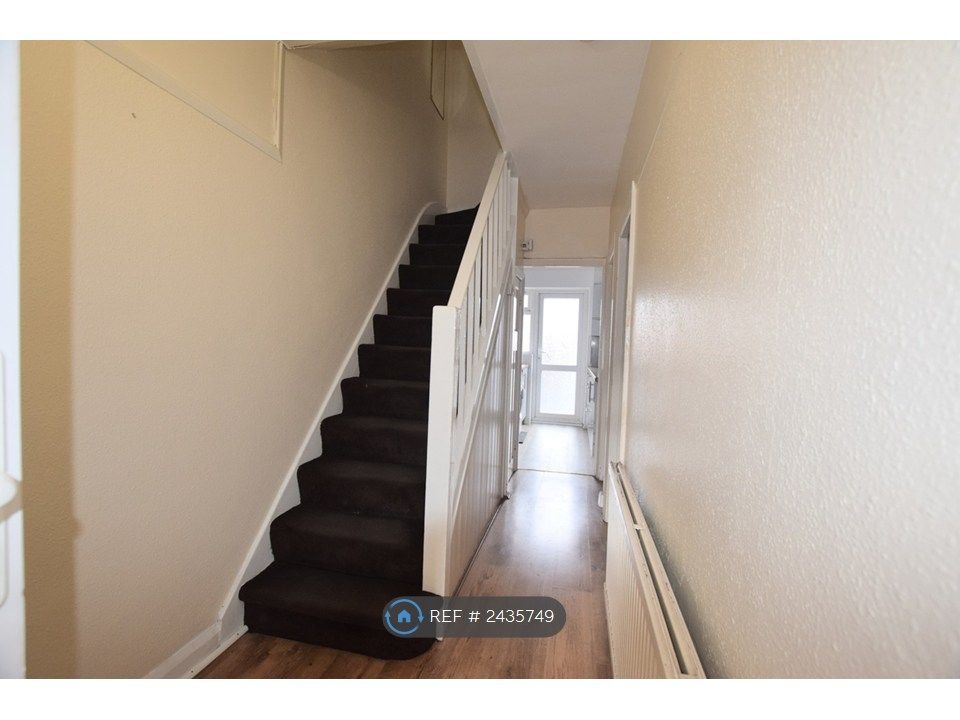 Property photo 2 of 31