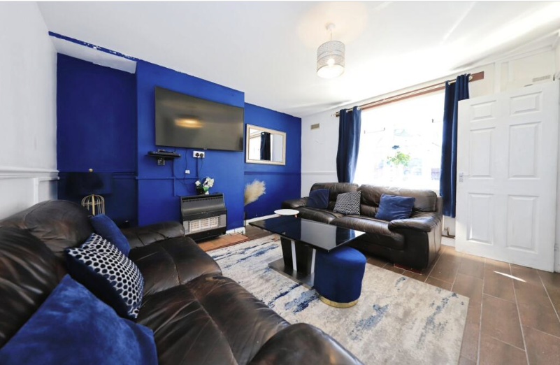 Property photo 1 of 11