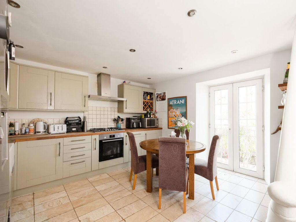 Property photo 3 of 24 Cnr51256.Jpg