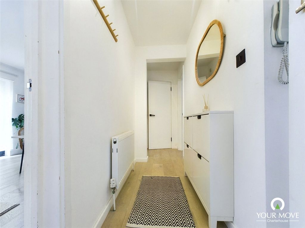 Property photo 3 of 6 Hallway
