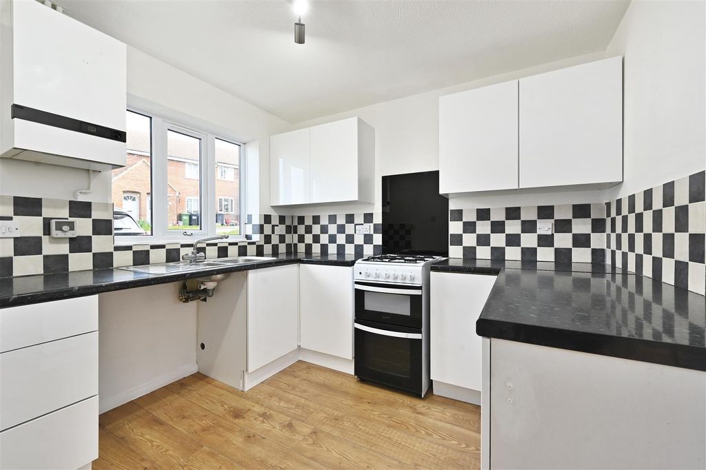 Property photo 2 of 16 Kitchen