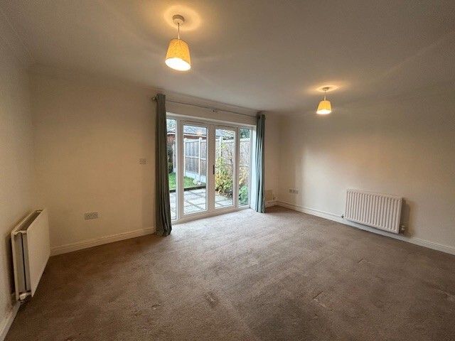 Property photo 2 of 15 Lounge