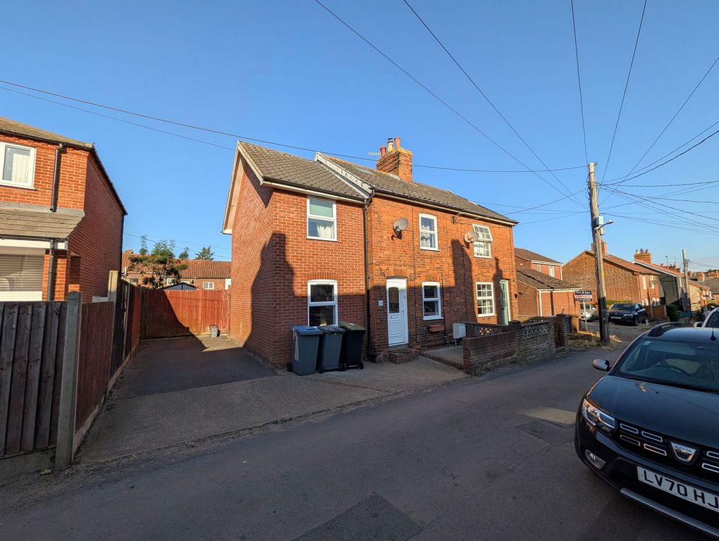 Property photo 1 of 12