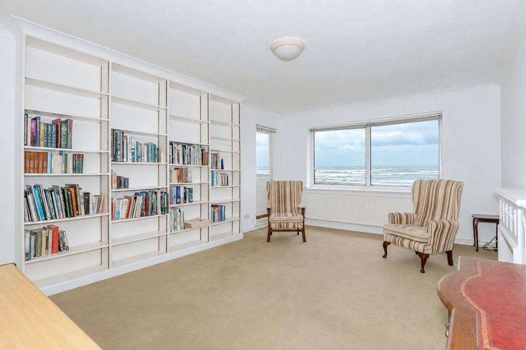 Property photo 1 of 14 Caversham Court.Png