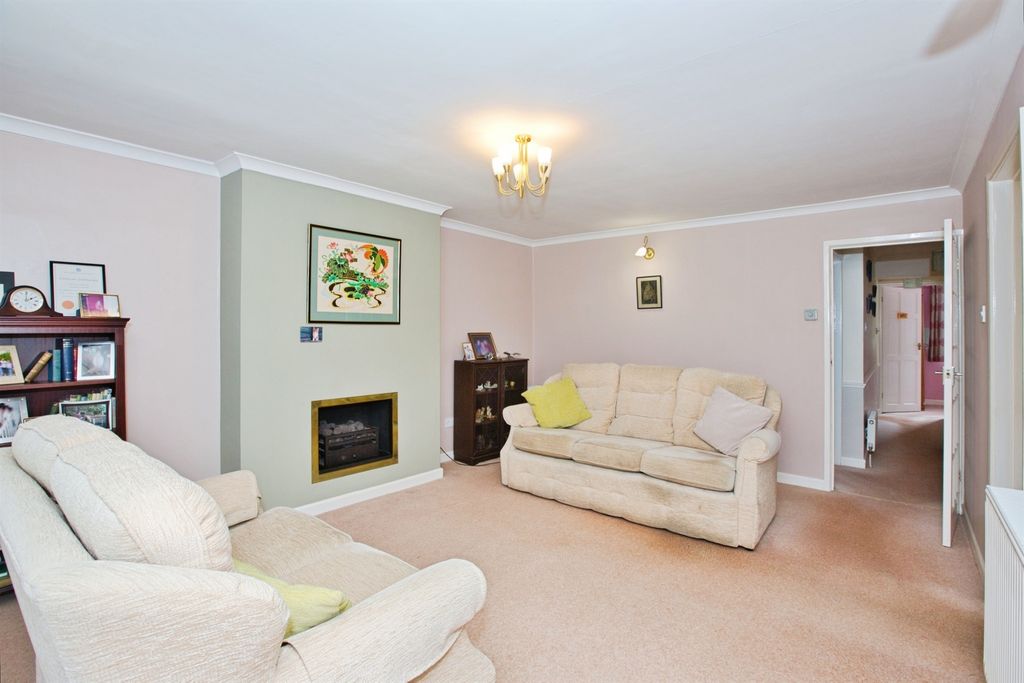 Property photo 2 of 19