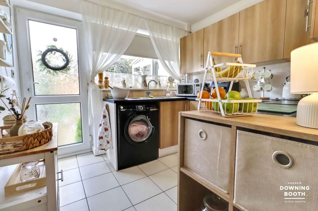 Property photo 3 of 28