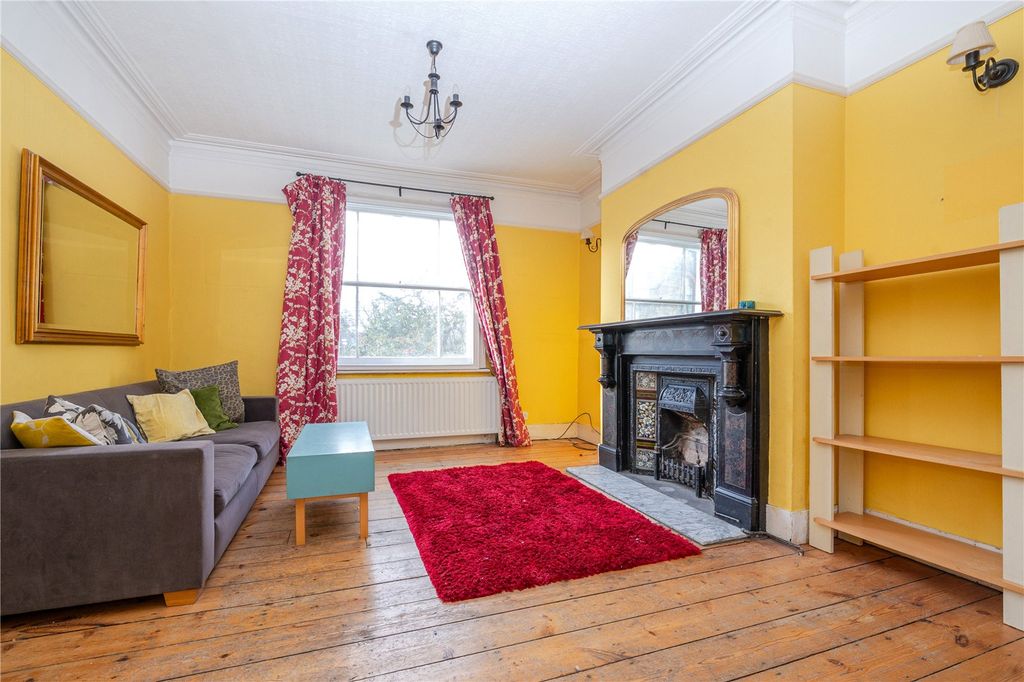 Property photo 3 of 18 Picture No. 02