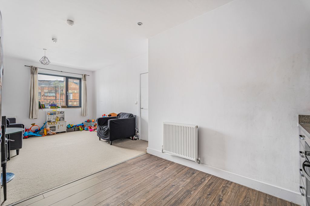 Property photo 3 of 9 5_61141