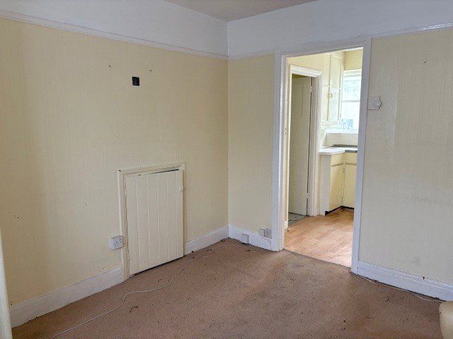 Property photo 3 of 7 Living Room
