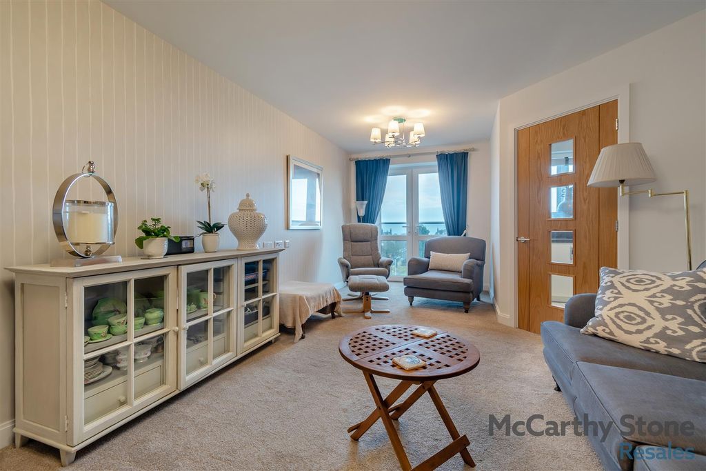 Property photo 3 of 29 8633325-Interior12.Jpg