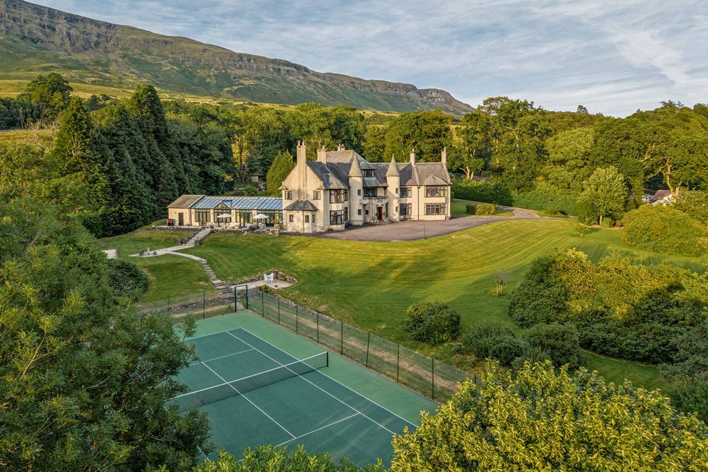 Property photo 2 of 55 General Leverntowers