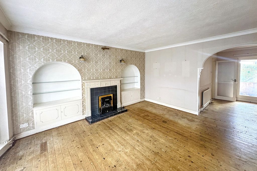 Property photo 3 of 17 35 Rectory Road, Shoreham-By-Sea Bn43 6Eb