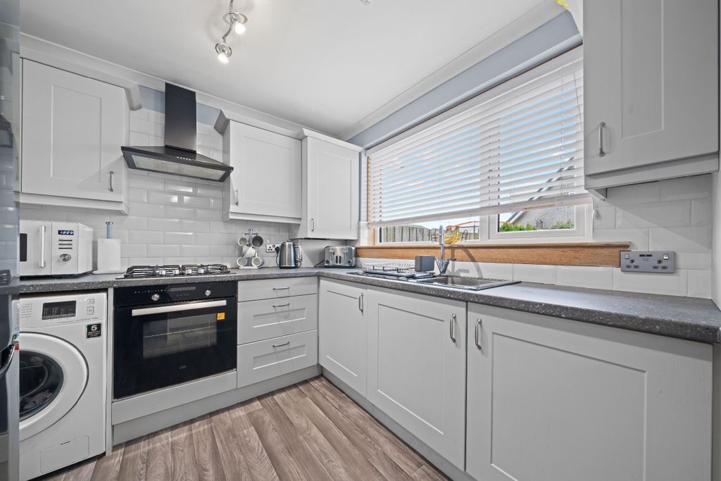 Property photo 3 of 25