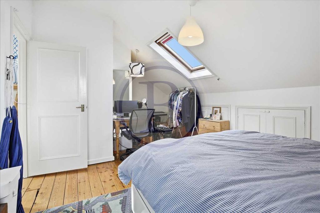 Property photo 3 of 24