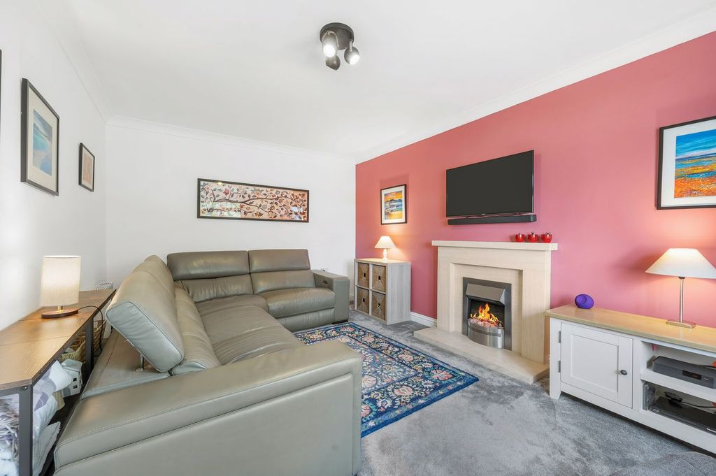 Property photo 3 of 42