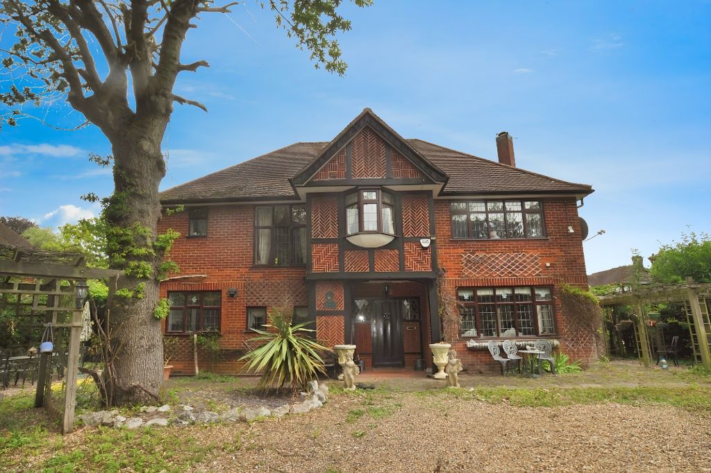 Additional image 23 of 5 bed detached house for saleLondon Road, Luton LU1