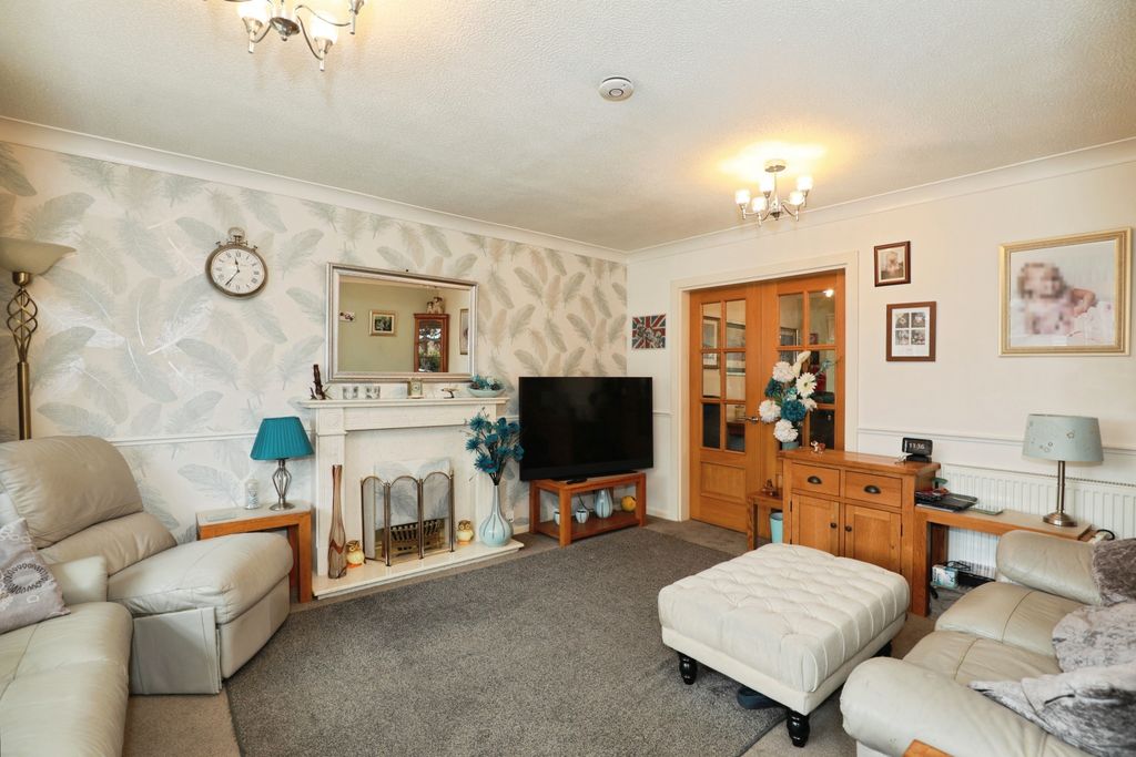 Property photo 3 of 23