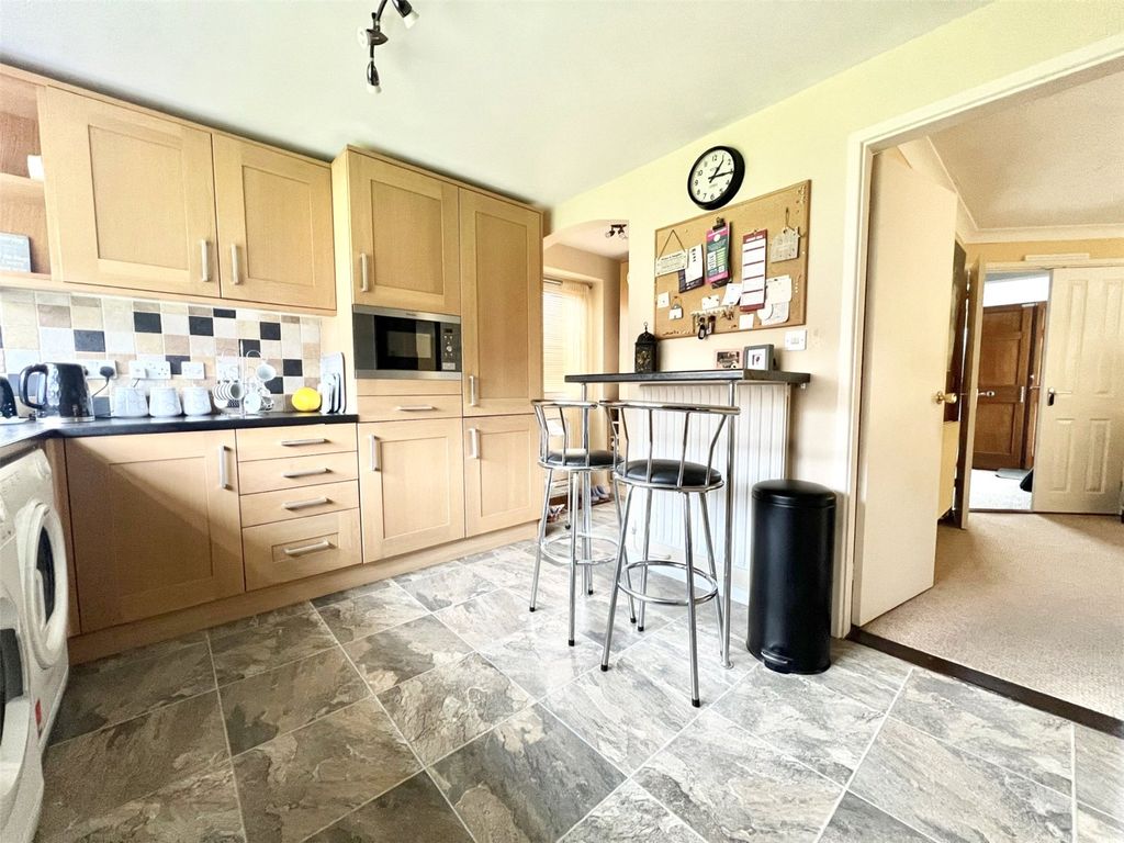 Property photo 2 of 28 Picture No. 14