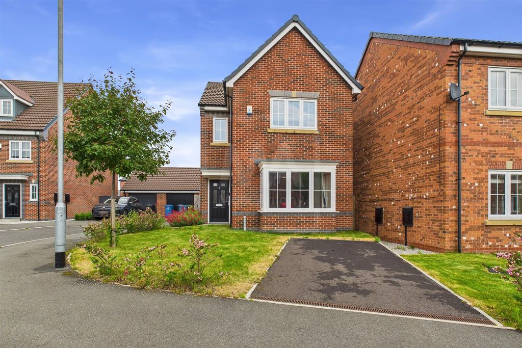 Property photo 1 of 16 External