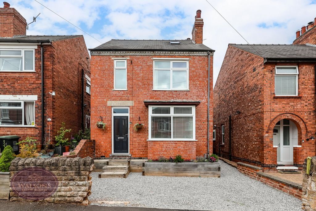 Property photo 1 of 32