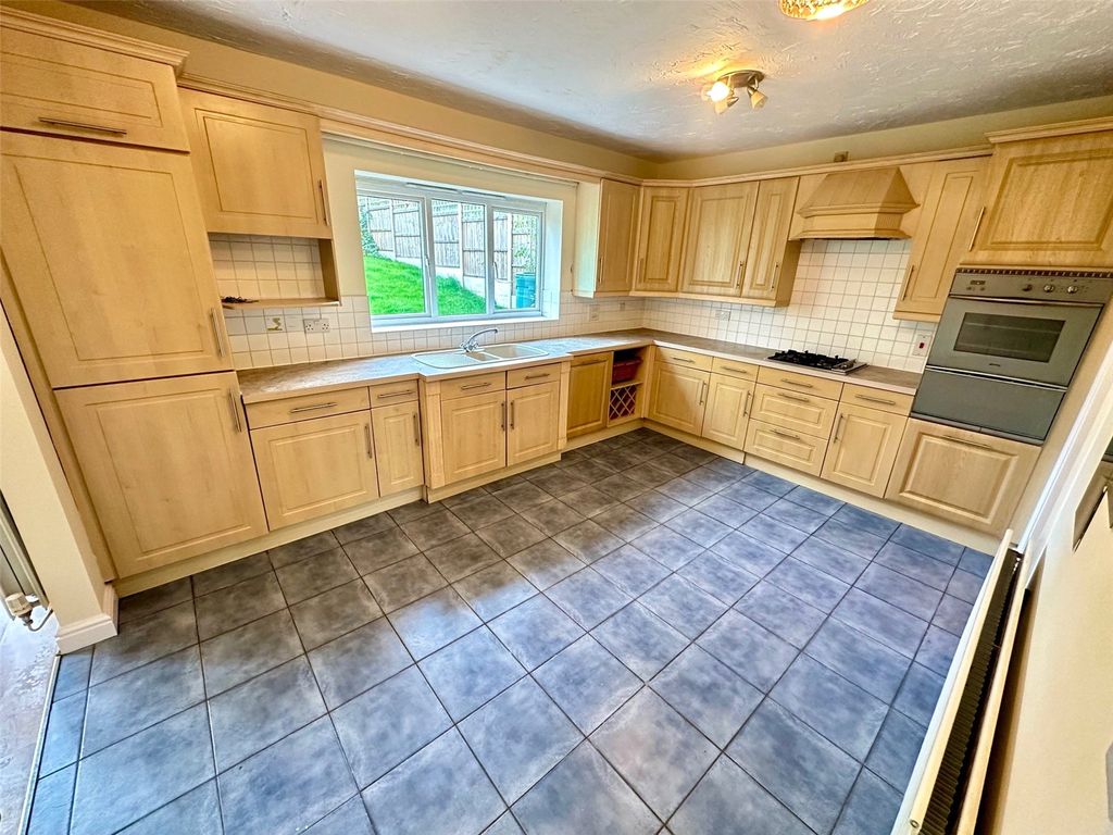 Property photo 2 of 19 Picture No. 10