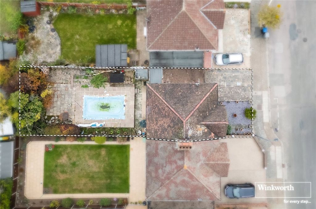 Property photo 2 of 11 Garden