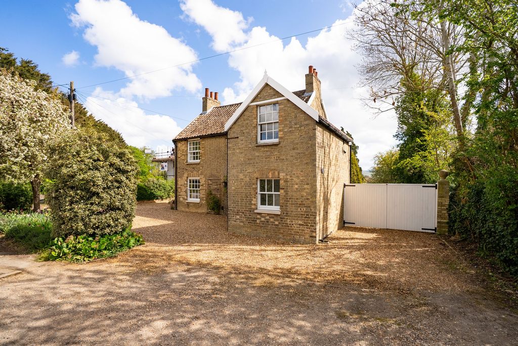 Property photo 3 of 37