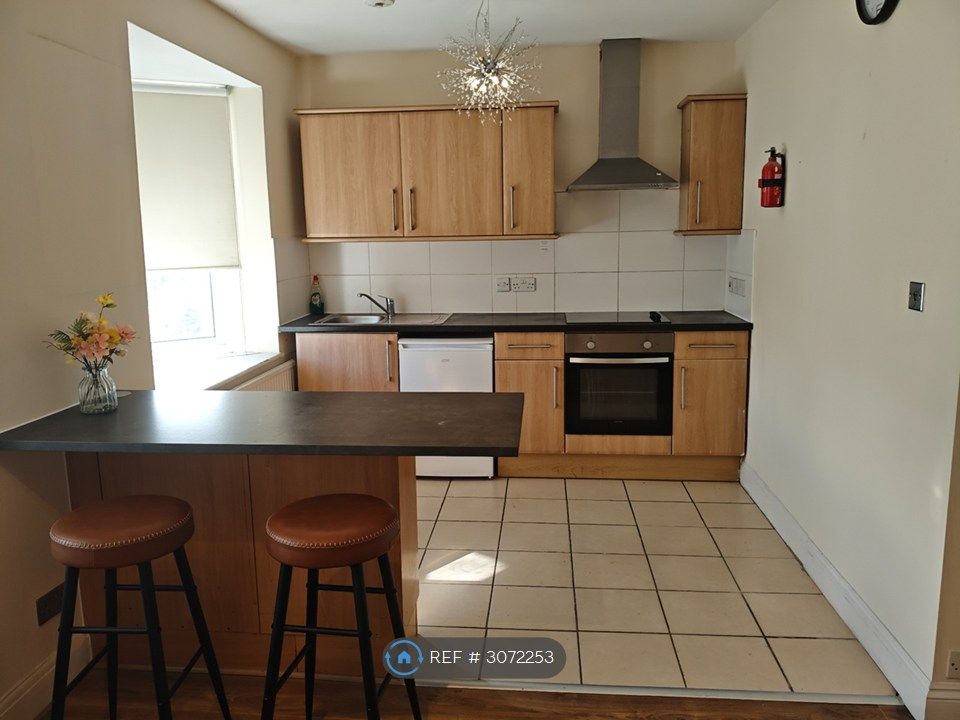 Property photo 3 of 10 Kitchen - Breakfast Bar