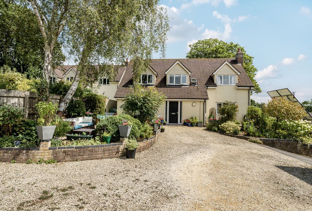 Property photo 1 of 20 1329954-3-688A4Cf...