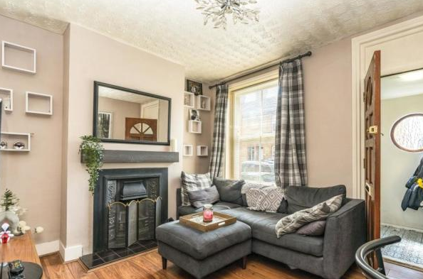 Property photo 2 of 9