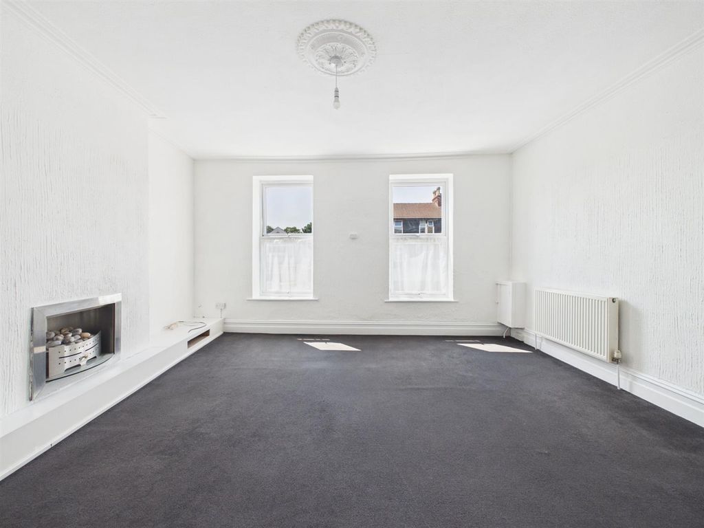Property photo 3 of 15 Cam03844G0-Pr0497-Still001.Jpg